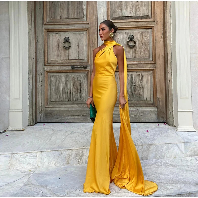 Vestido largo sin espalda ni brazos