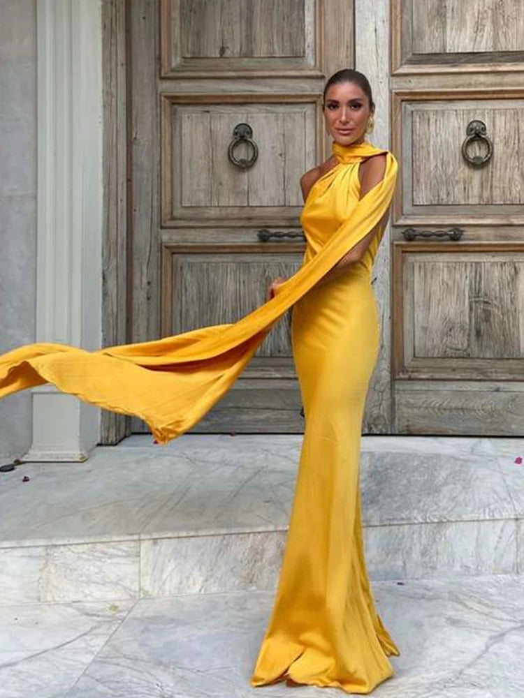 Vestido largo sin espalda ni brazos