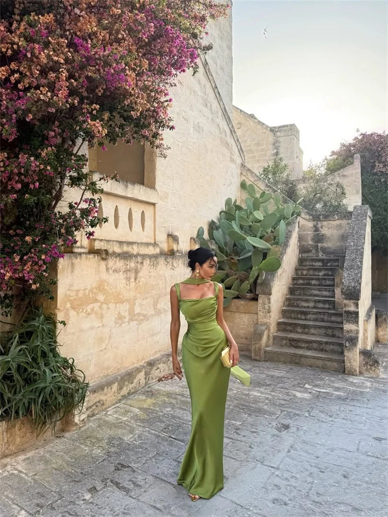 Vestido largo sin espalda ni brazos
